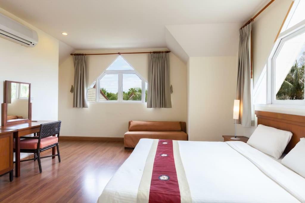 צ'ה אם Baan Talay Samran 4 Bedrooms Villa With Beach And 3 Pools מראה חיצוני תמונה
